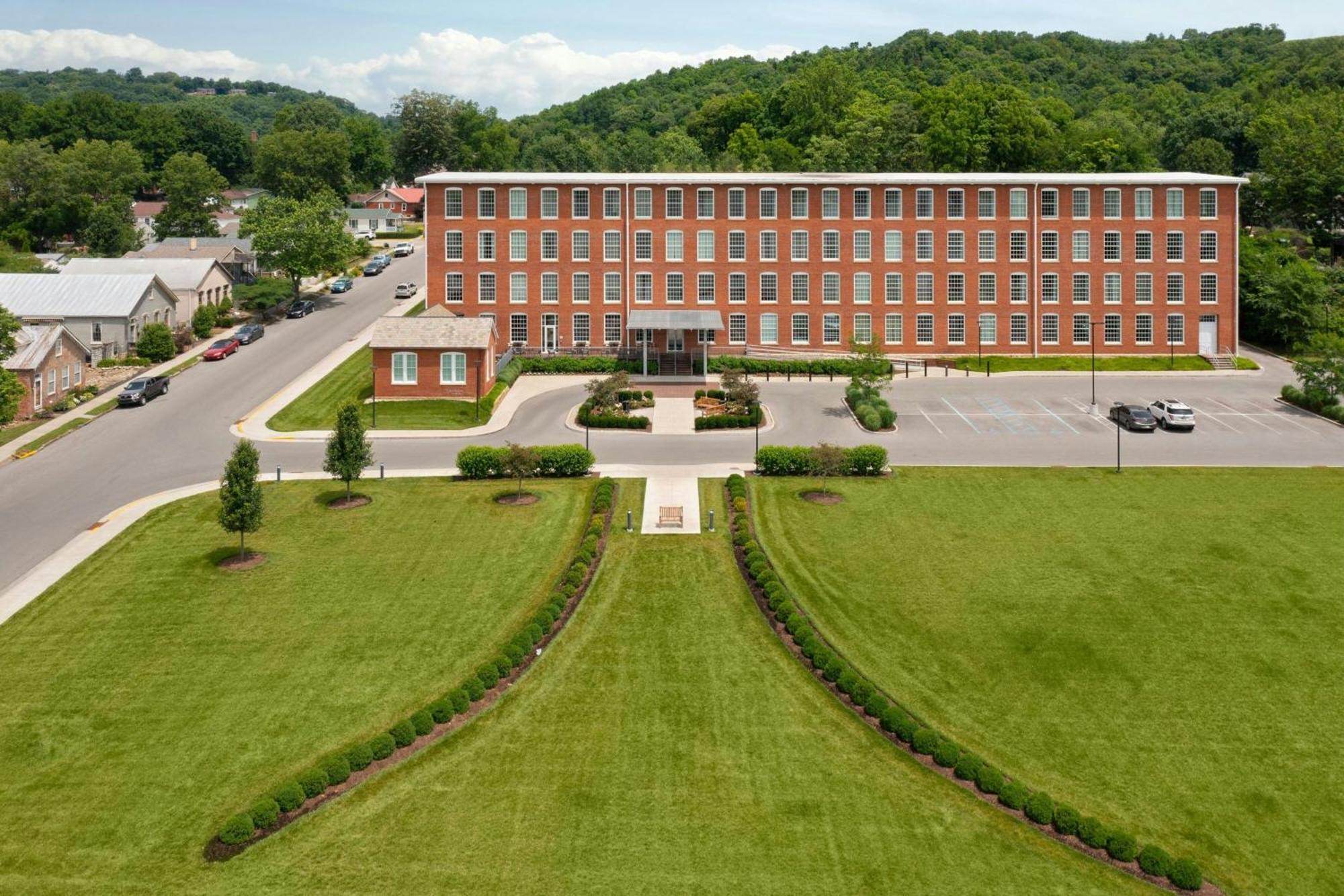 Fairfield Inn & Suites Madison Historic Eagle Cotton Mill Exterior photo